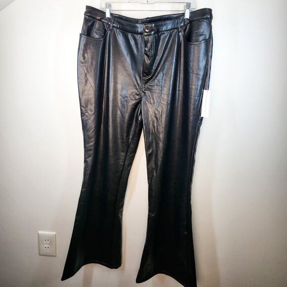 NWT Modcloth Black Faux Leather Flared Pants Size 22W Plus Winter Moto Autumn - Picture 1 of 7
